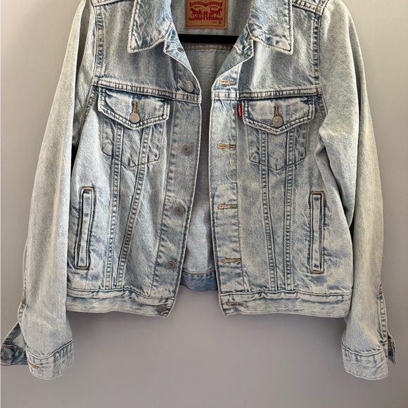 Levi's Jackets & Blazers - Levi's Classic Light Blue Denim Trucker Jacket